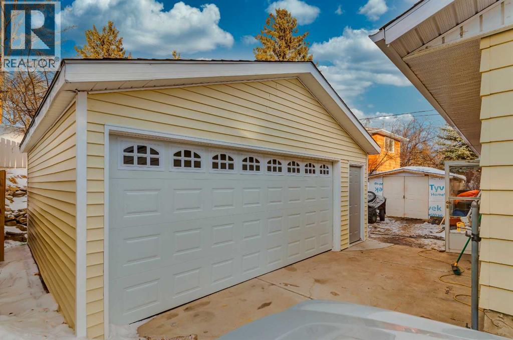 744 Hunterston Crescent Nw, Calgary, Alberta  T2K 4N2 - Photo 28 - A2276983