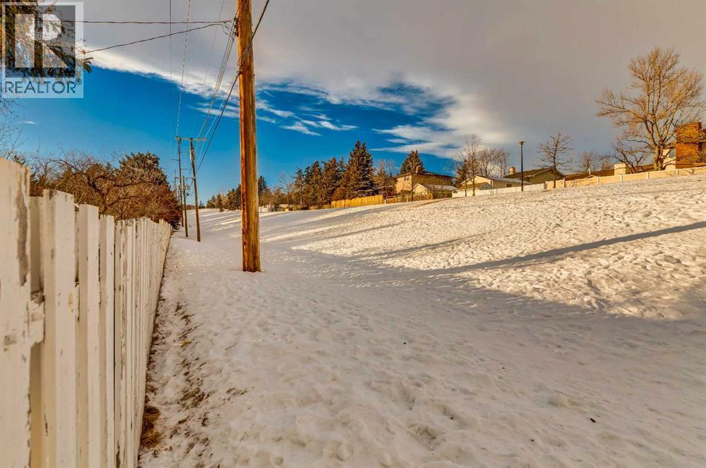 744 Hunterston Crescent Nw, Calgary, Alberta  T2K 4N2 - Photo 34 - A2276983