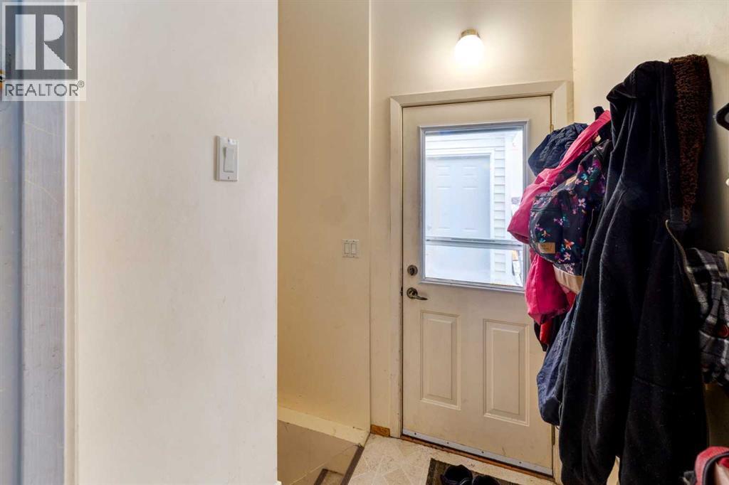 744 Hunterston Crescent Nw, Calgary, Alberta  T2K 4N2 - Photo 19 - A2276983