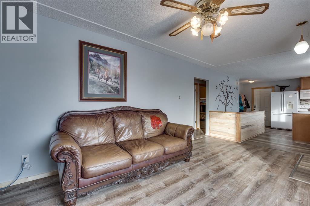 26 Fern Road, Red Deer, Alberta  T4N 4Z4 - Photo 6 - A2277920