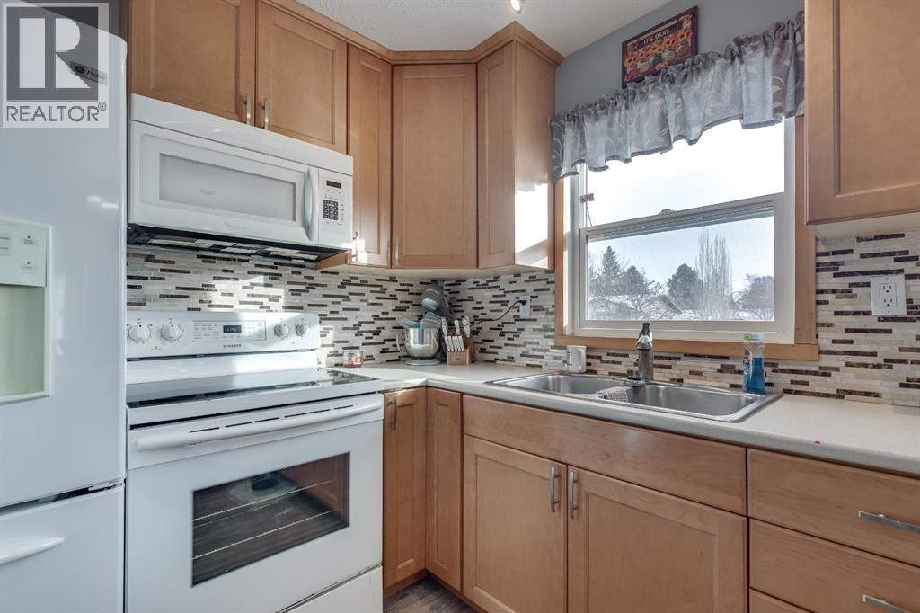 26 Fern Road, Red Deer, Alberta  T4N 4Z4 - Photo 12 - A2277920