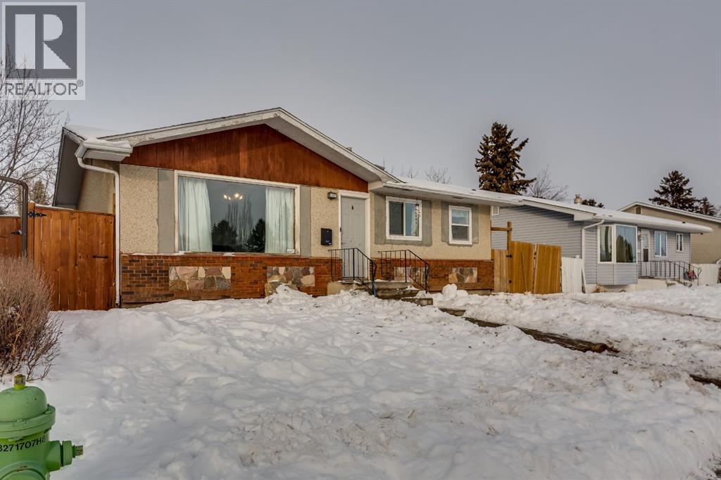 26 Fern Road, Red Deer, Alberta  T4N 4Z4 - Photo 2 - A2277920