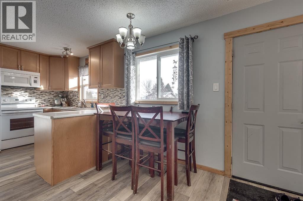 26 Fern Road, Red Deer, Alberta  T4N 4Z4 - Photo 9 - A2277920