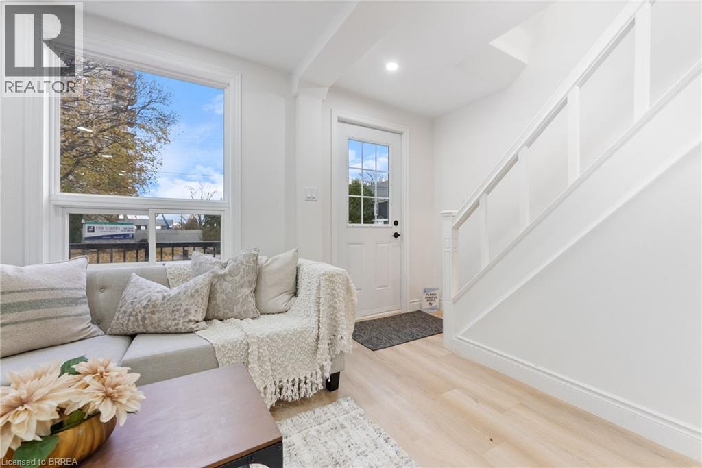 581 John Street N, Hamilton, Ontario  L8L 4S2 - Photo 4 - 40798376