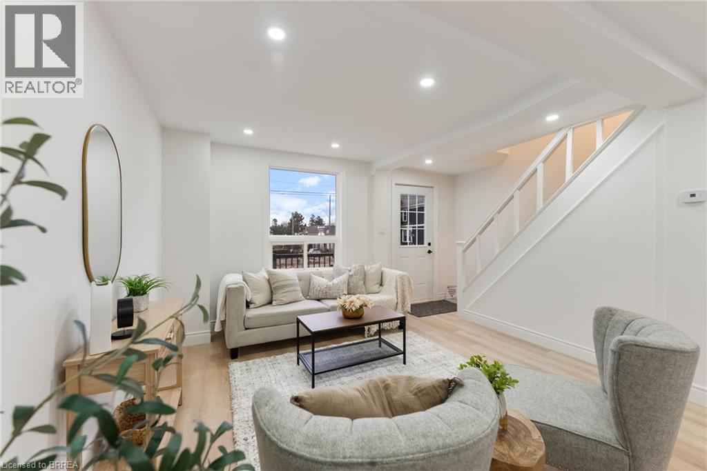 581 John Street N, Hamilton, Ontario  L8L 4S2 - Photo 5 - 40798376