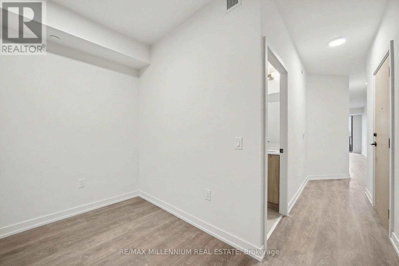 917 - 181 Sterling Road, Toronto (Dufferin Grove), Ontario  M6R 2B2 - Photo 5 - C12694950