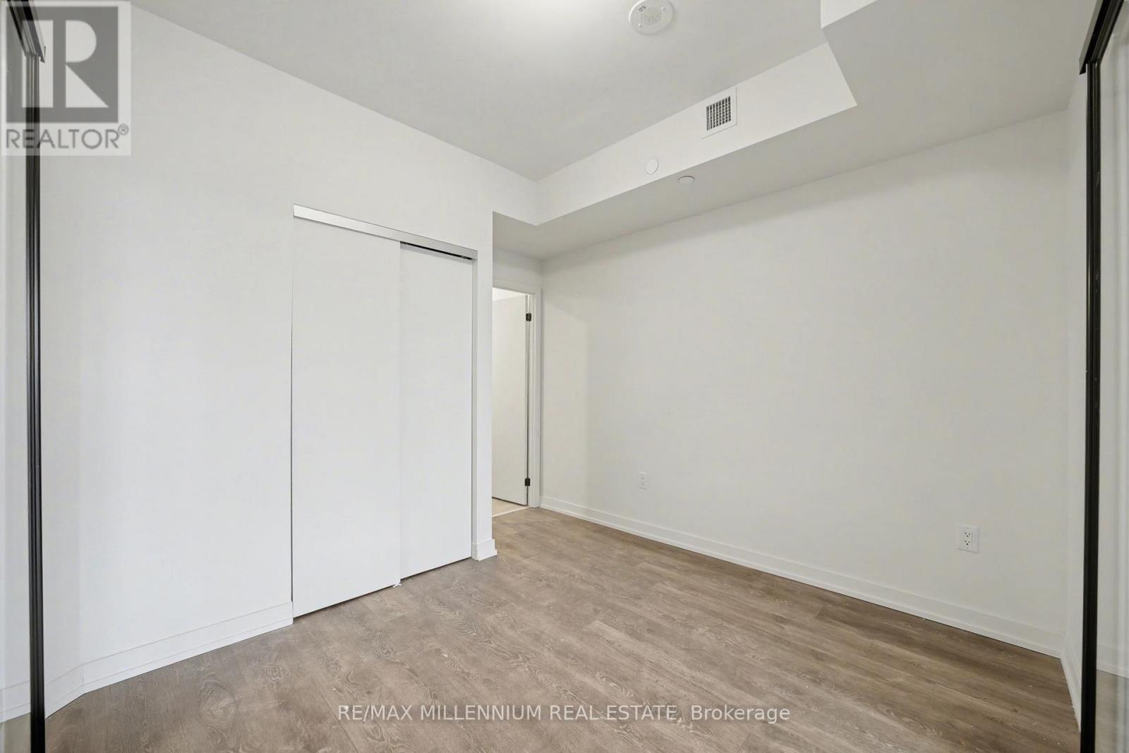 917 - 181 Sterling Road, Toronto (Dufferin Grove), Ontario  M6R 2B2 - Photo 8 - C12694950