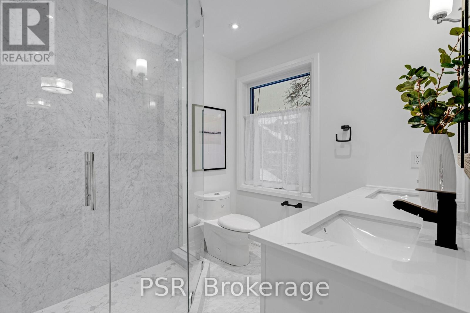 101 Clifton Road, Toronto, Ontario  M4T 2G3 - Photo 18 - C12695000