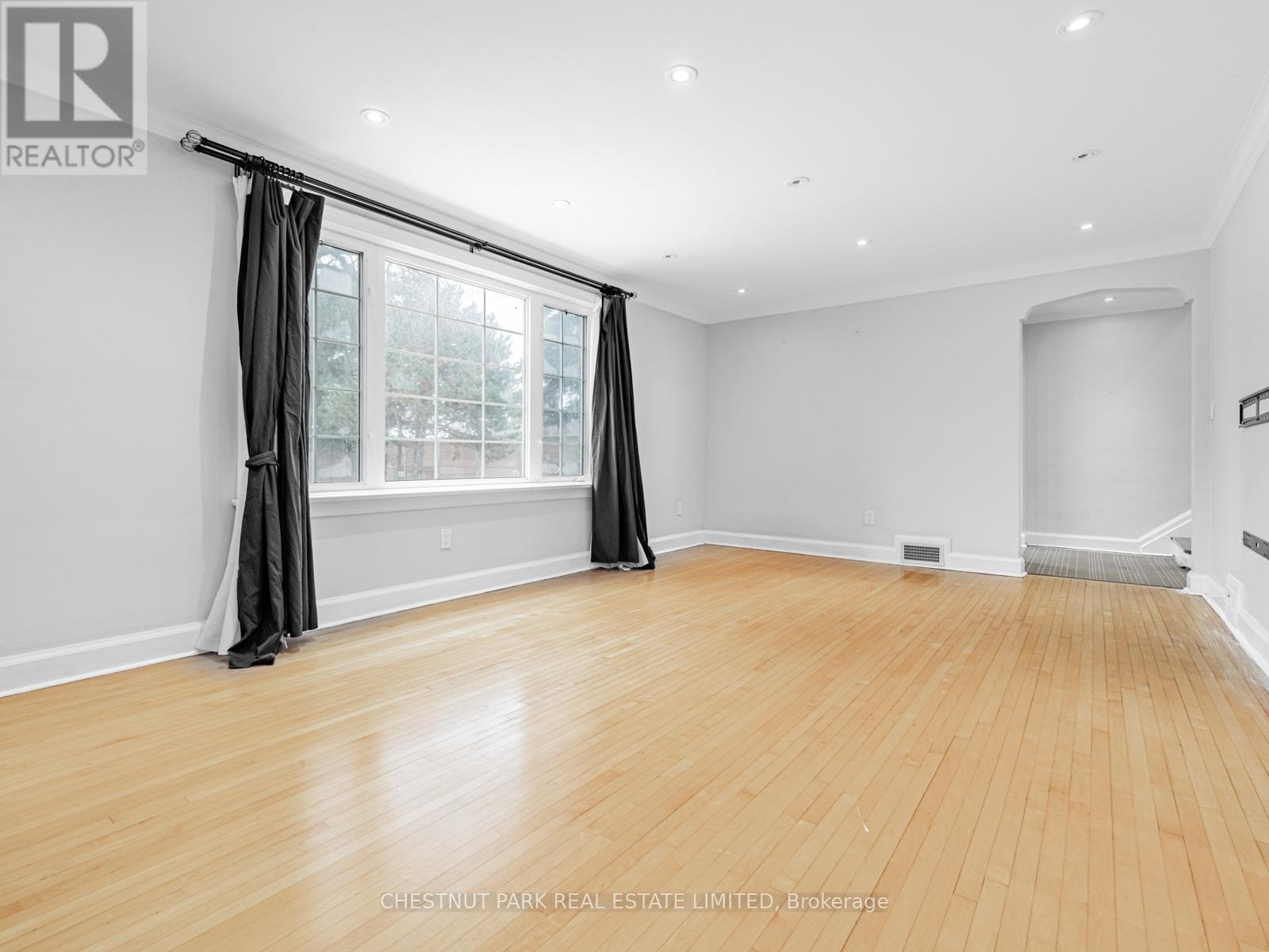 263 Old Forest Hill Road, Toronto (Forest Hill North), Ontario  M6C 2H5 - Photo 10 - C12695002