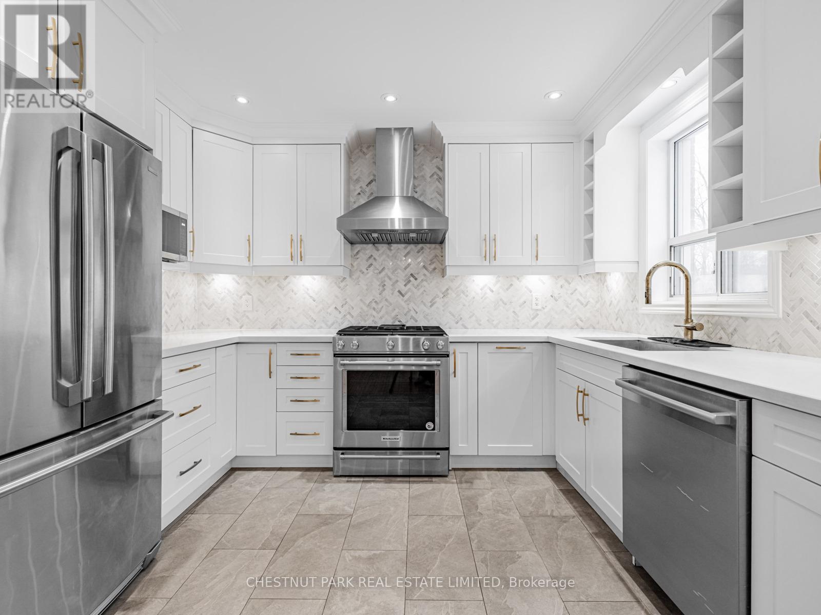 263 Old Forest Hill Road, Toronto (Forest Hill North), Ontario  M6C 2H5 - Photo 16 - C12695002