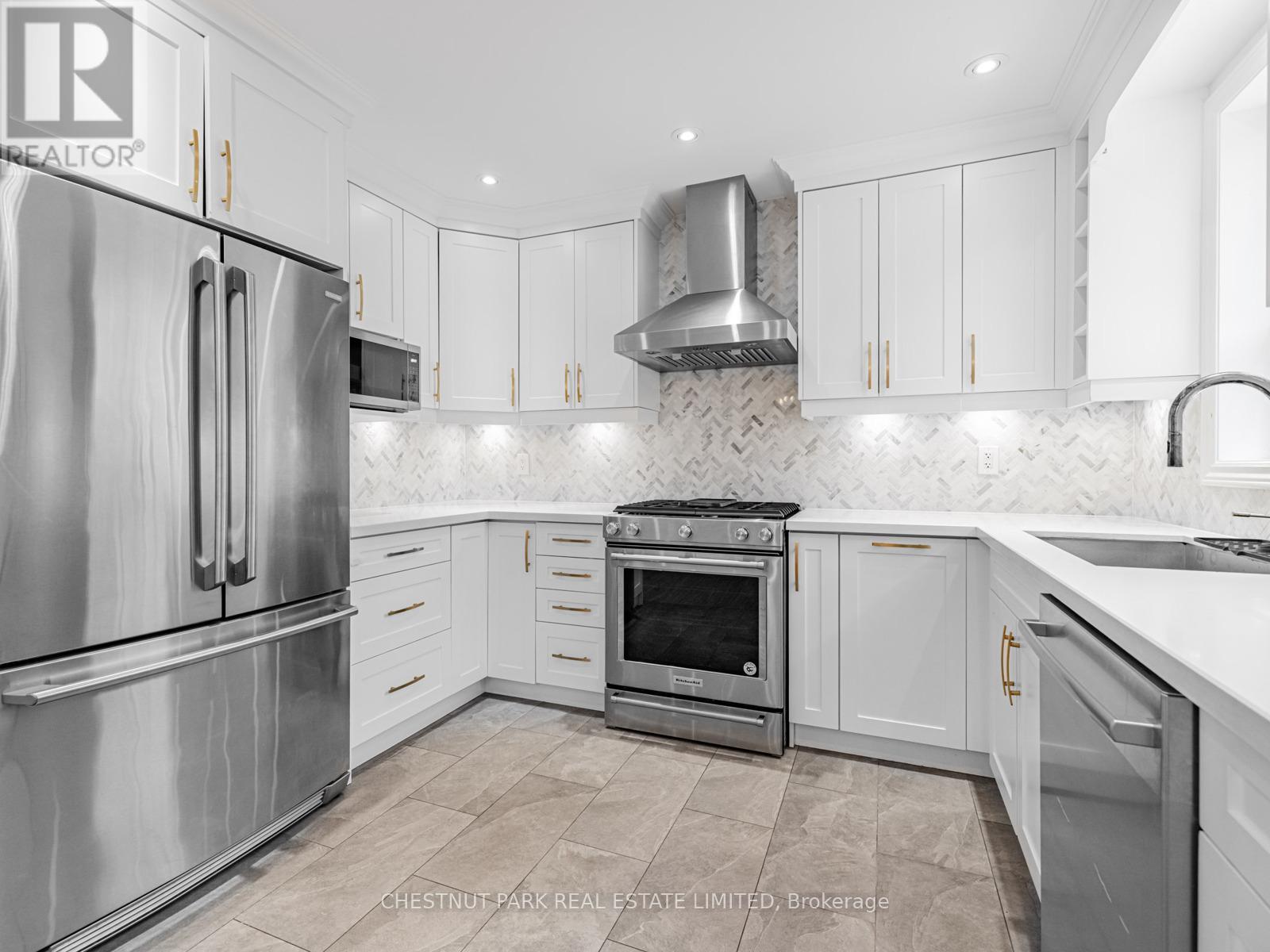 263 Old Forest Hill Road, Toronto (Forest Hill North), Ontario  M6C 2H5 - Photo 18 - C12695002