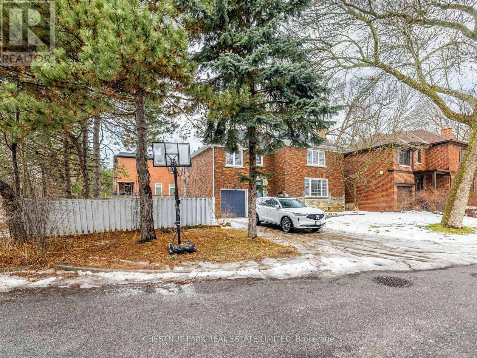 263 Old Forest Hill Road, Toronto (Forest Hill North), Ontario  M6C 2H5 - Photo 2 - C12695002