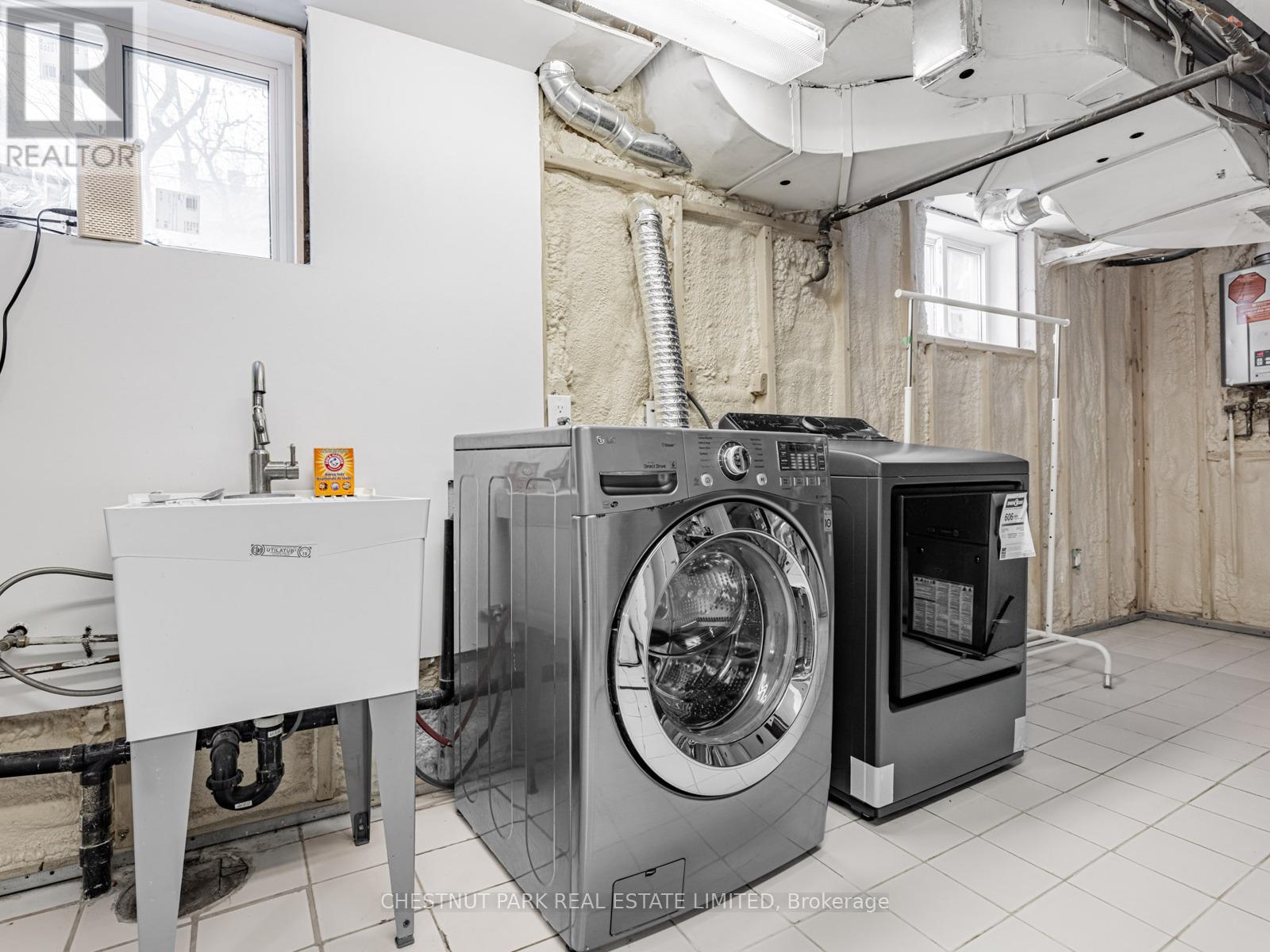 263 Old Forest Hill Road, Toronto (Forest Hill North), Ontario  M6C 2H5 - Photo 31 - C12695002