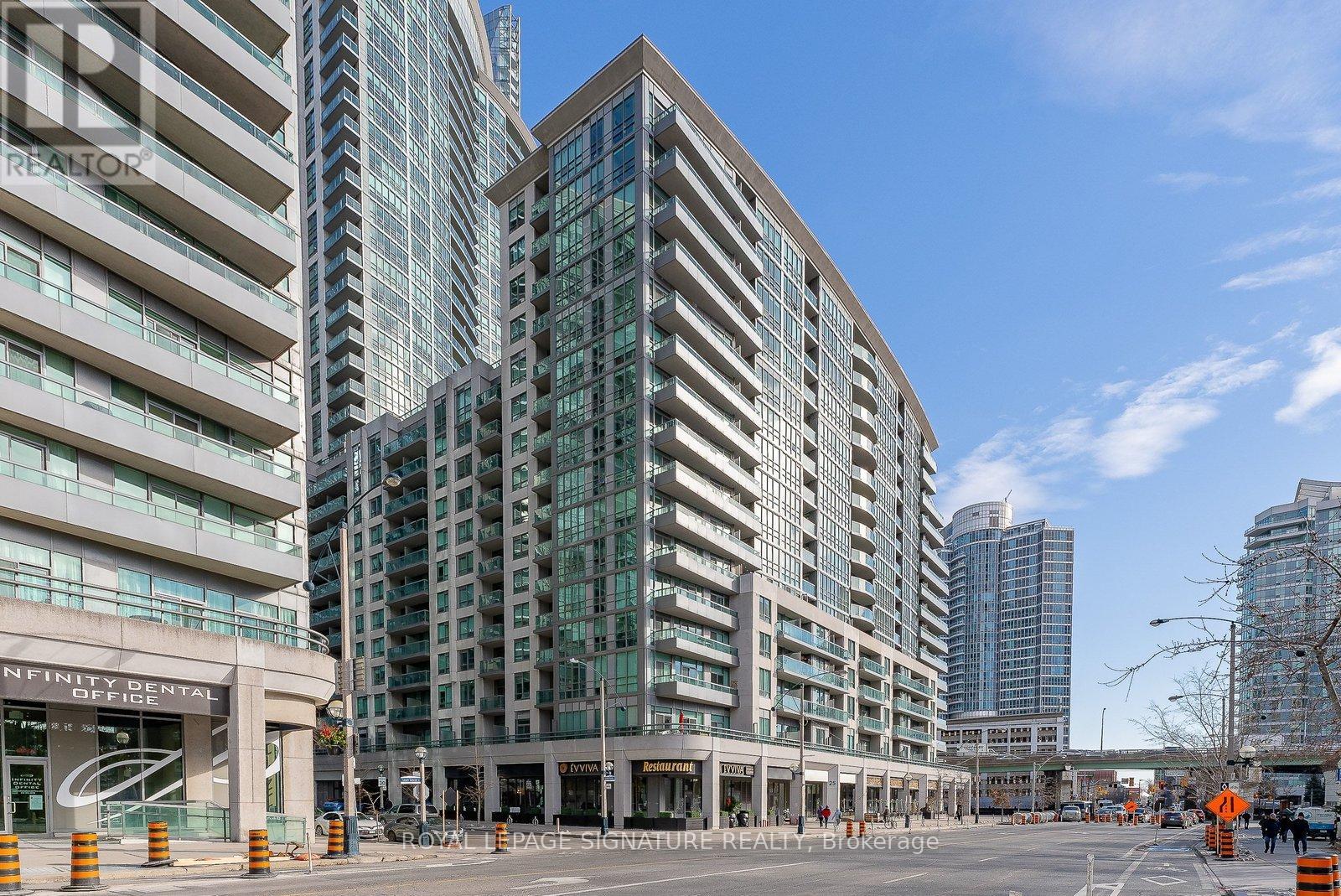 502 - 19 Grand Trunk Crescent, Toronto (Waterfront Communities), Ontario  M5J 3A3 - Photo 1 - C12695080