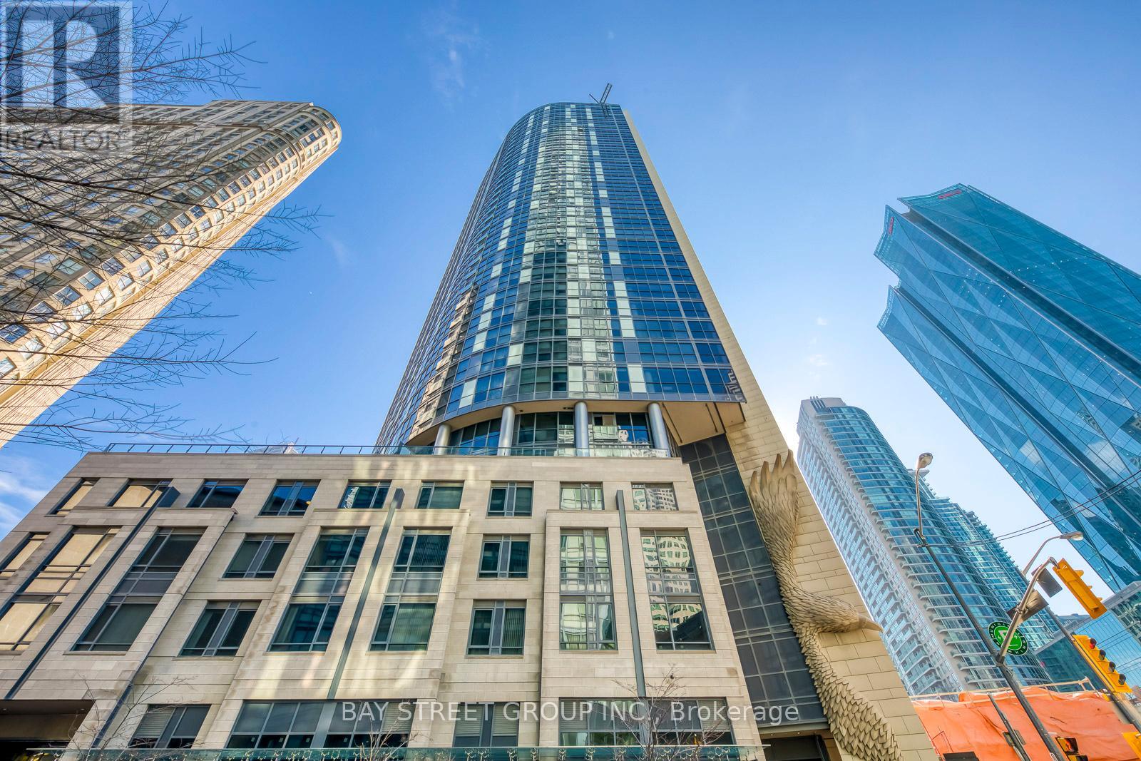 1609 - 1 The Esplanade Drive, Toronto, Ontario  M5E 0A8 - Photo 1 - C12695200