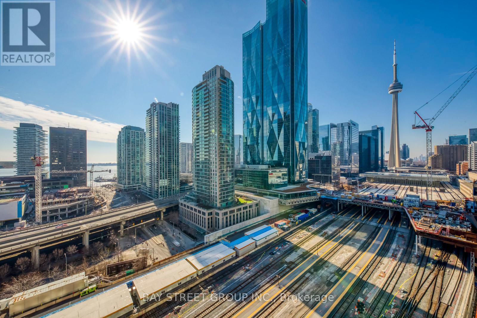 1609 - 1 The Esplanade Drive, Toronto, Ontario  M5E 0A8 - Photo 13 - C12695200