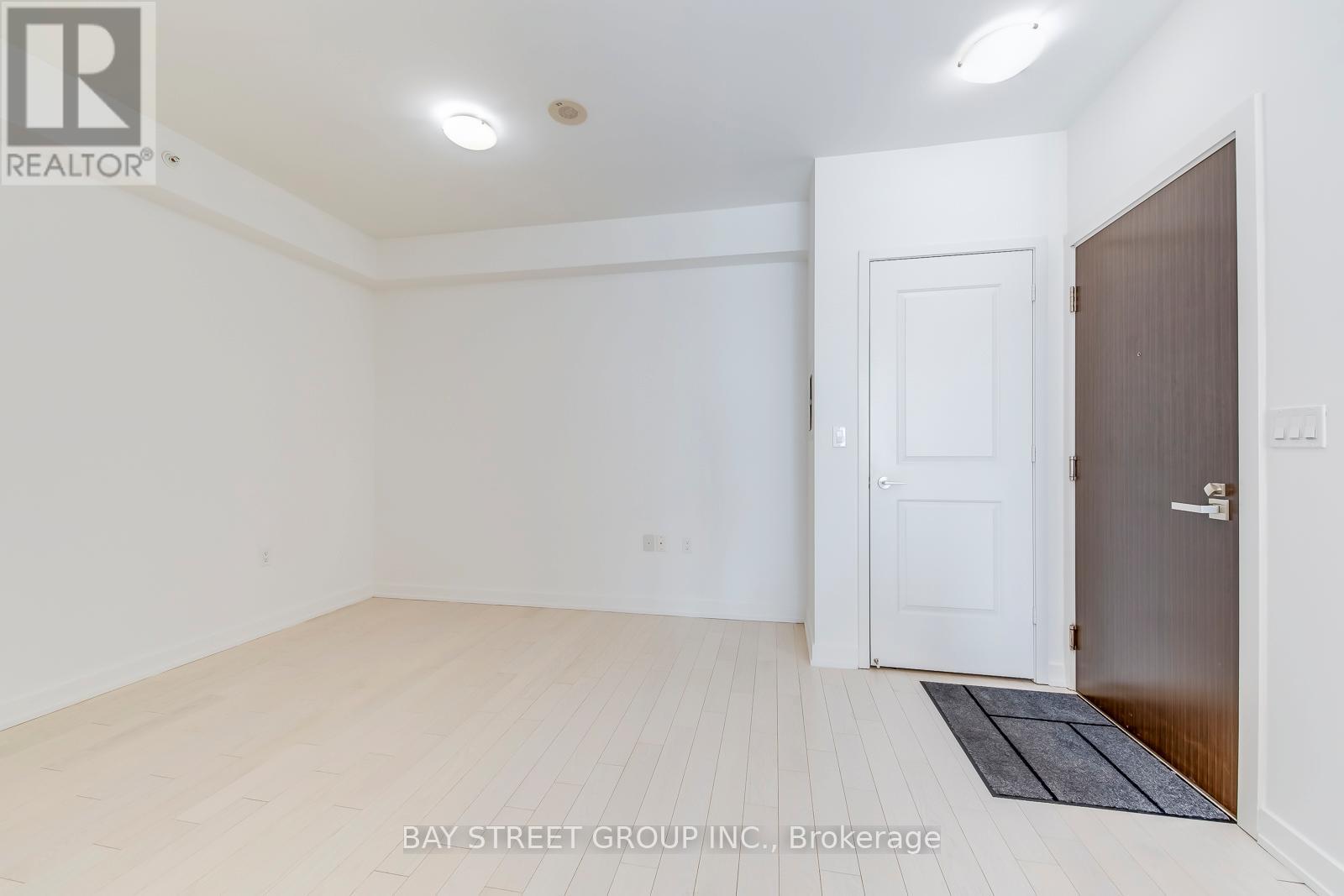 1609 - 1 The Esplanade Drive, Toronto, Ontario  M5E 0A8 - Photo 4 - C12695200