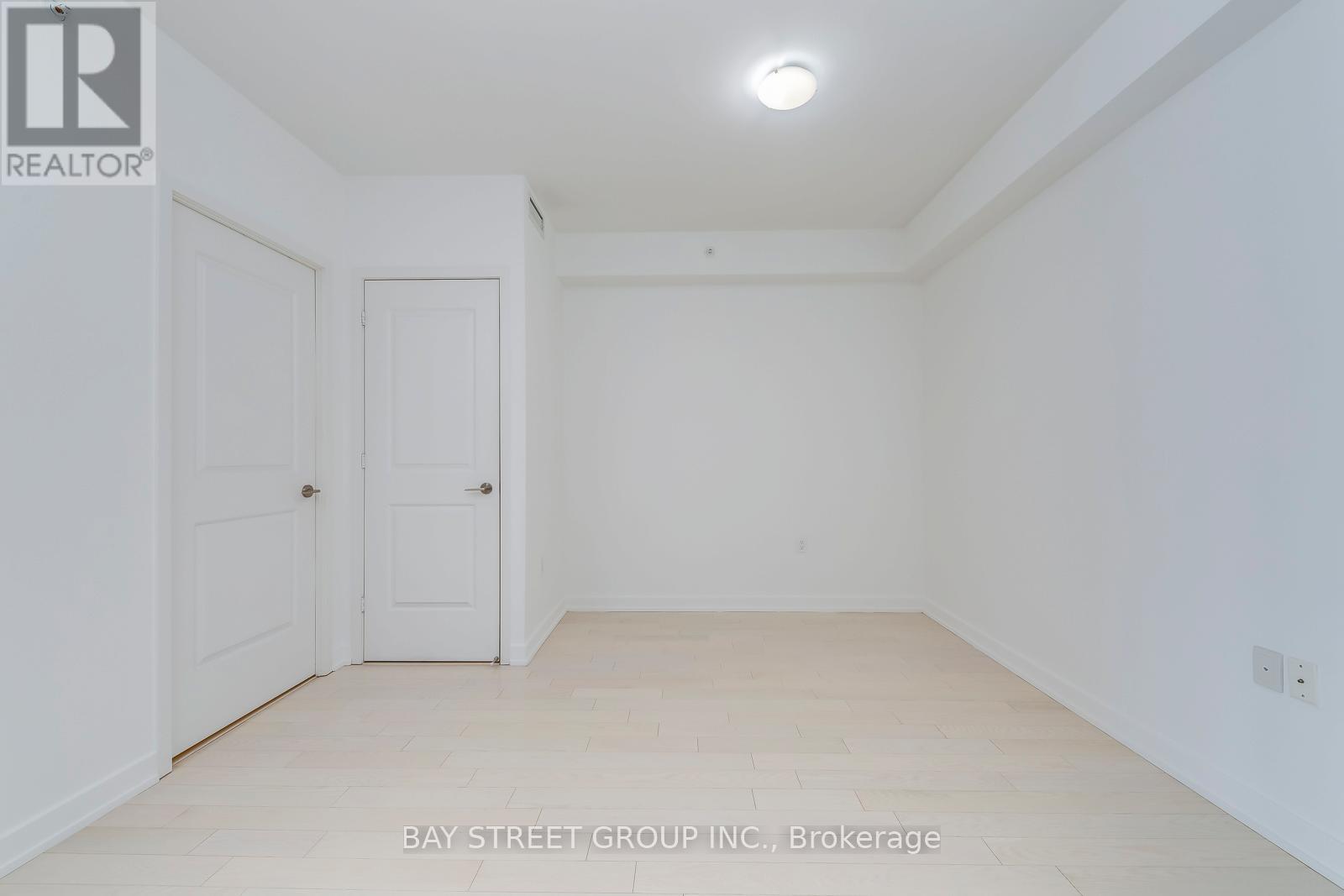 1609 - 1 The Esplanade Drive, Toronto, Ontario  M5E 0A8 - Photo 5 - C12695200