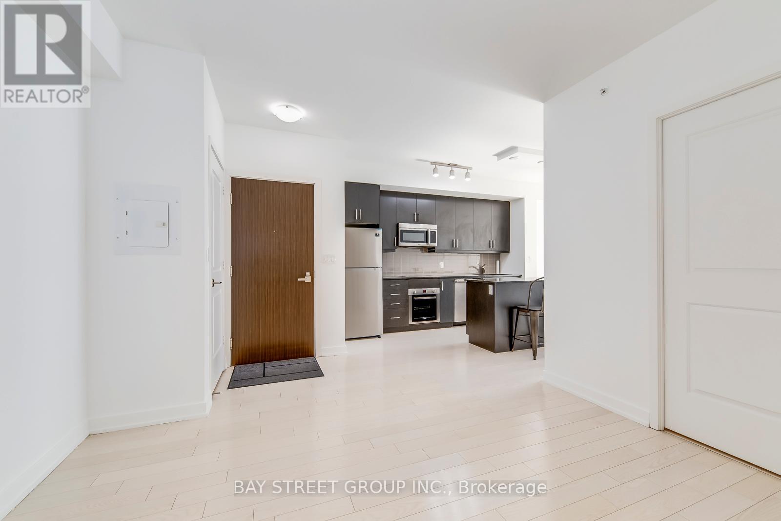 1609 - 1 The Esplanade Drive, Toronto, Ontario  M5E 0A8 - Photo 6 - C12695200
