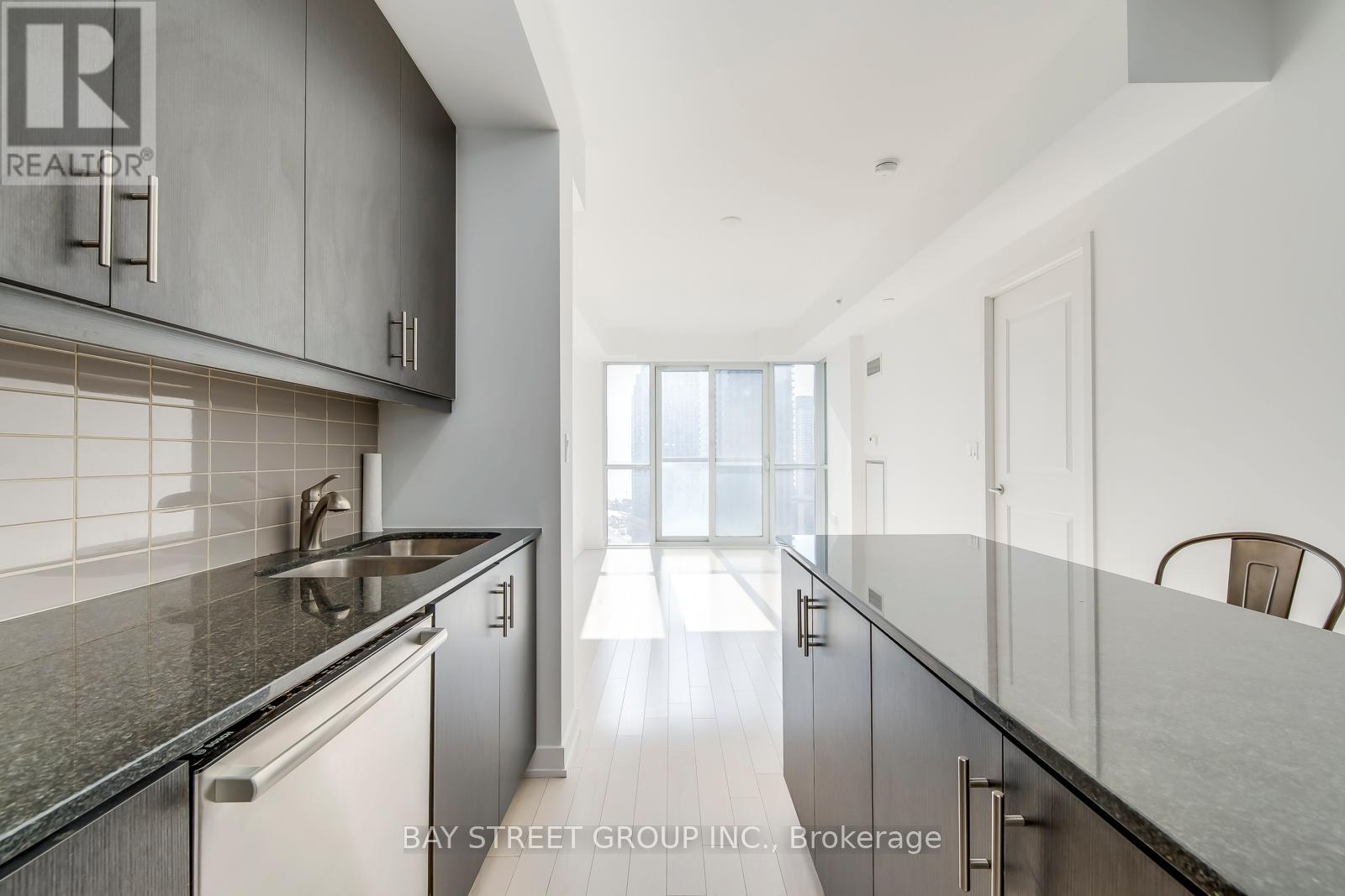 1609 - 1 The Esplanade Drive, Toronto, Ontario  M5E 0A8 - Photo 9 - C12695200