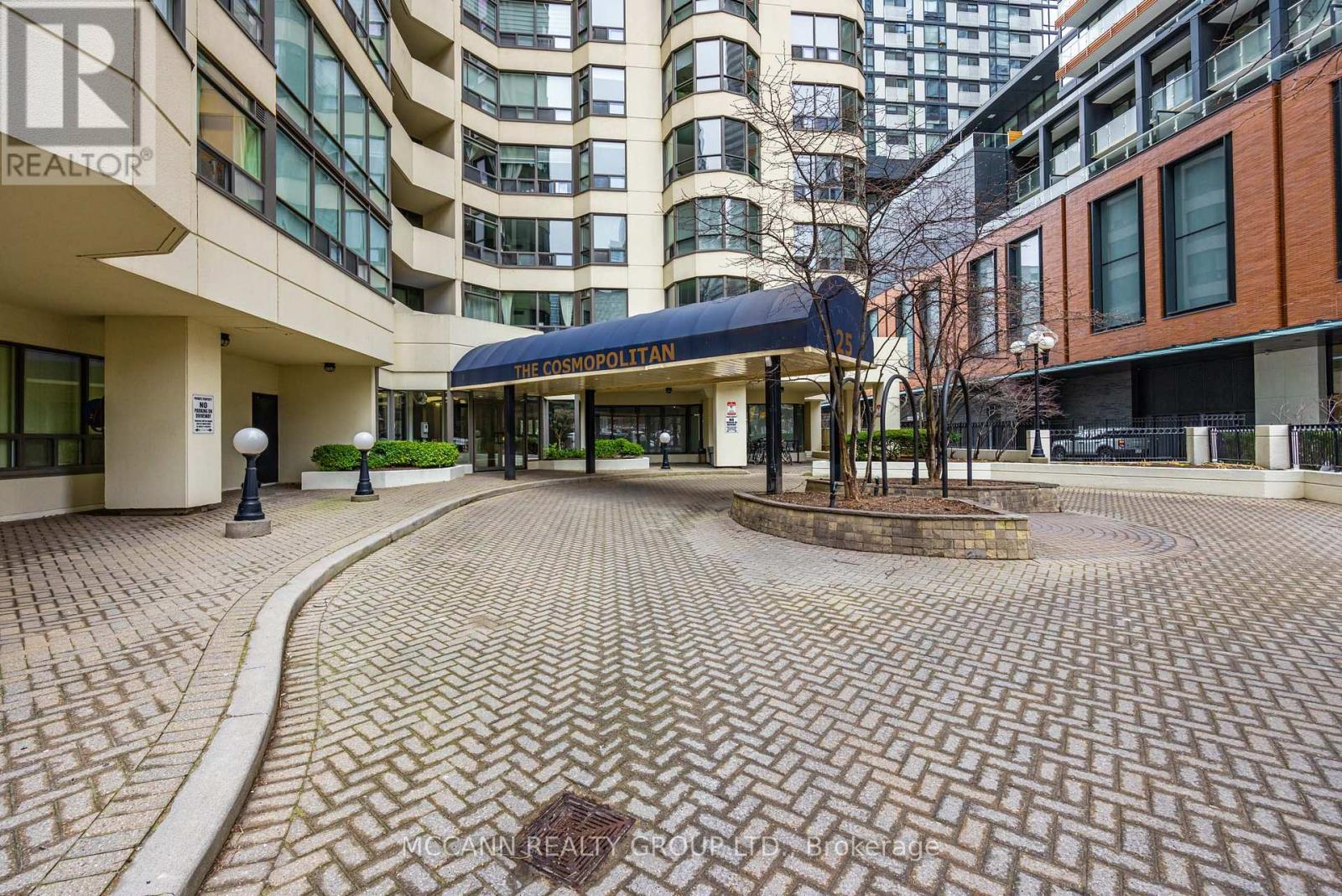 1102 - 25 Maitland Street, Toronto, Ontario  M4Y 2W1 - Photo 1 - C12695242