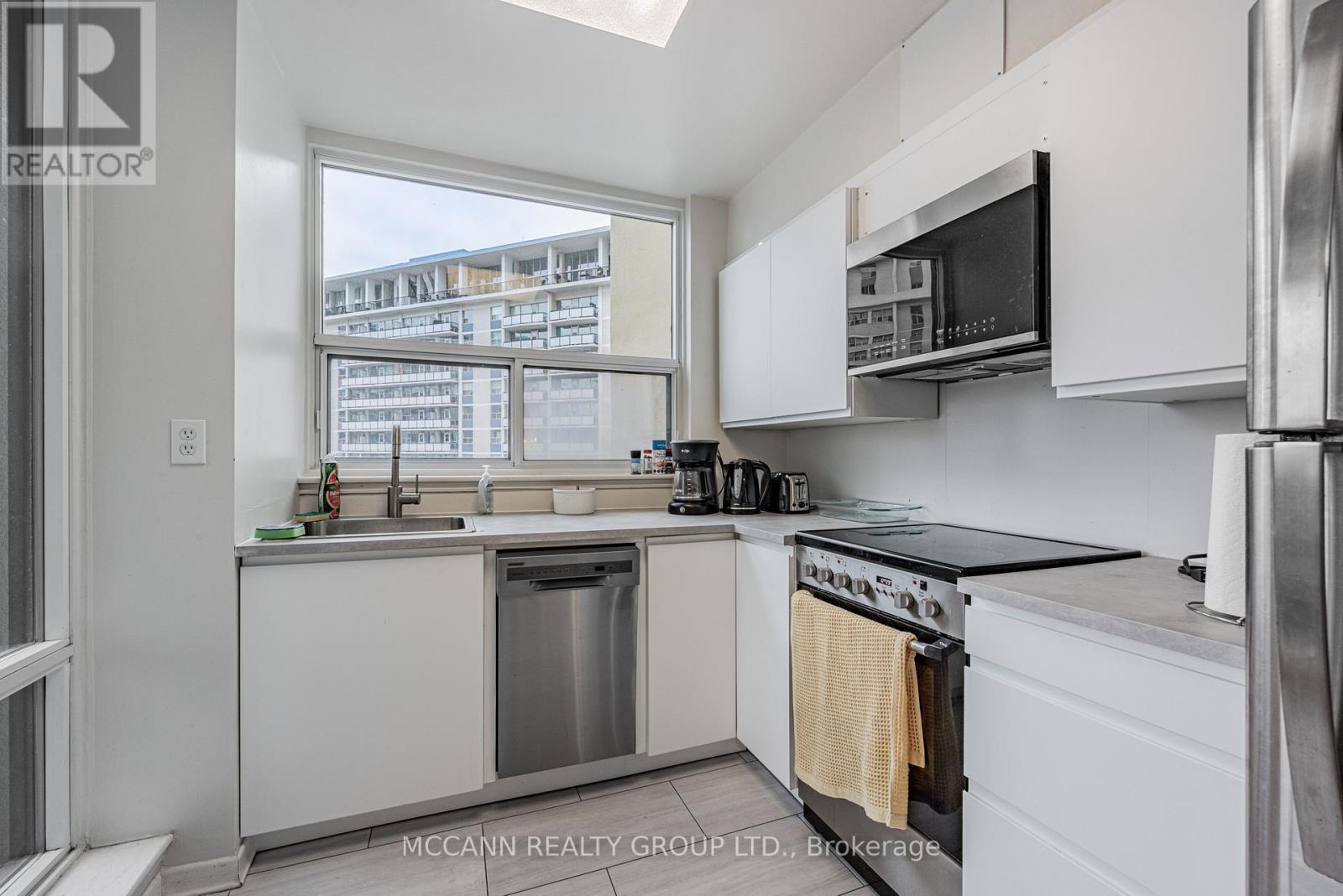 1102 - 25 Maitland Street, Toronto, Ontario  M4Y 2W1 - Photo 10 - C12695242