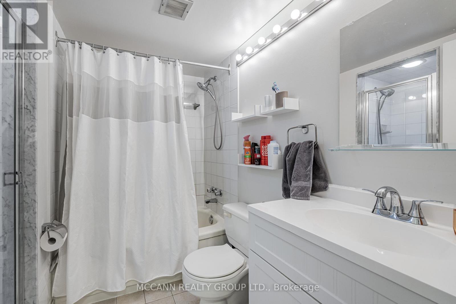 1102 - 25 Maitland Street, Toronto, Ontario  M4Y 2W1 - Photo 17 - C12695242