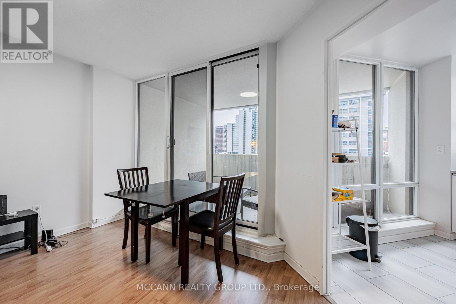 1102 - 25 Maitland Street, Toronto, Ontario  M4Y 2W1 - Photo 8 - C12695242