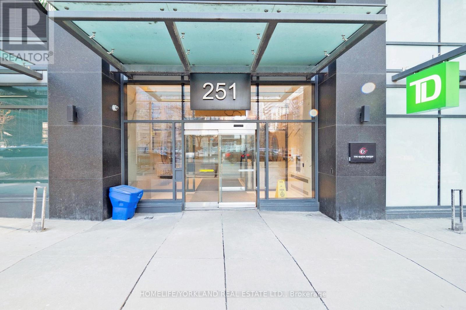 2507 - 251 Jarvis Street, Toronto, Ontario  M5B 0C3 - Photo 3 - C12695252
