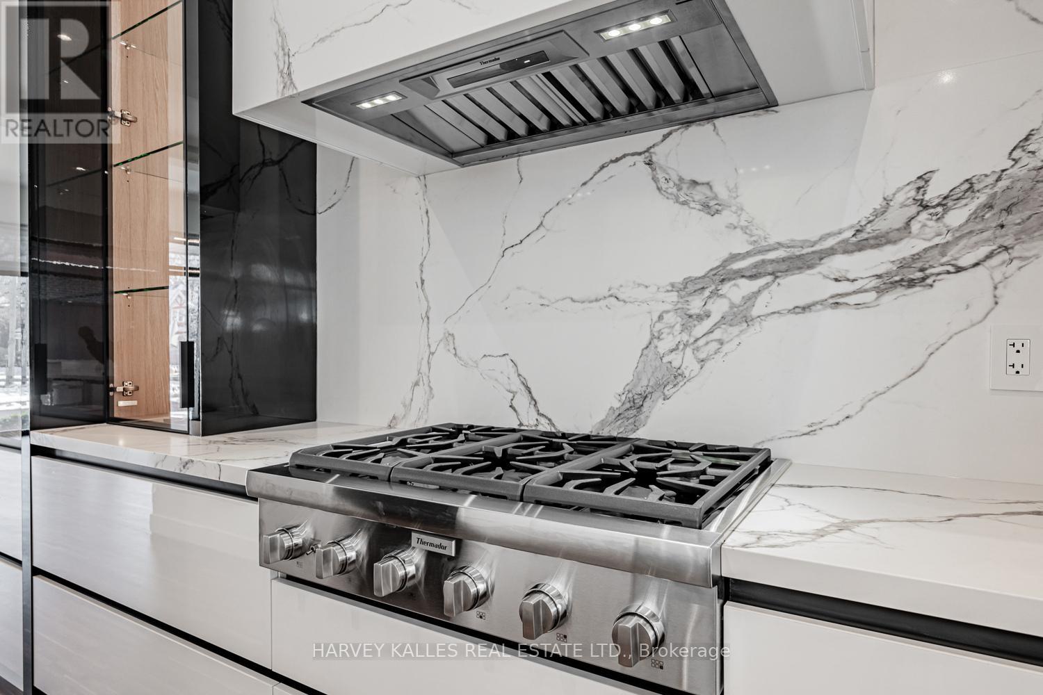 5 Braemar Avenue, Toronto, Ontario  M5P 2L1 - Photo 14 - C12695262