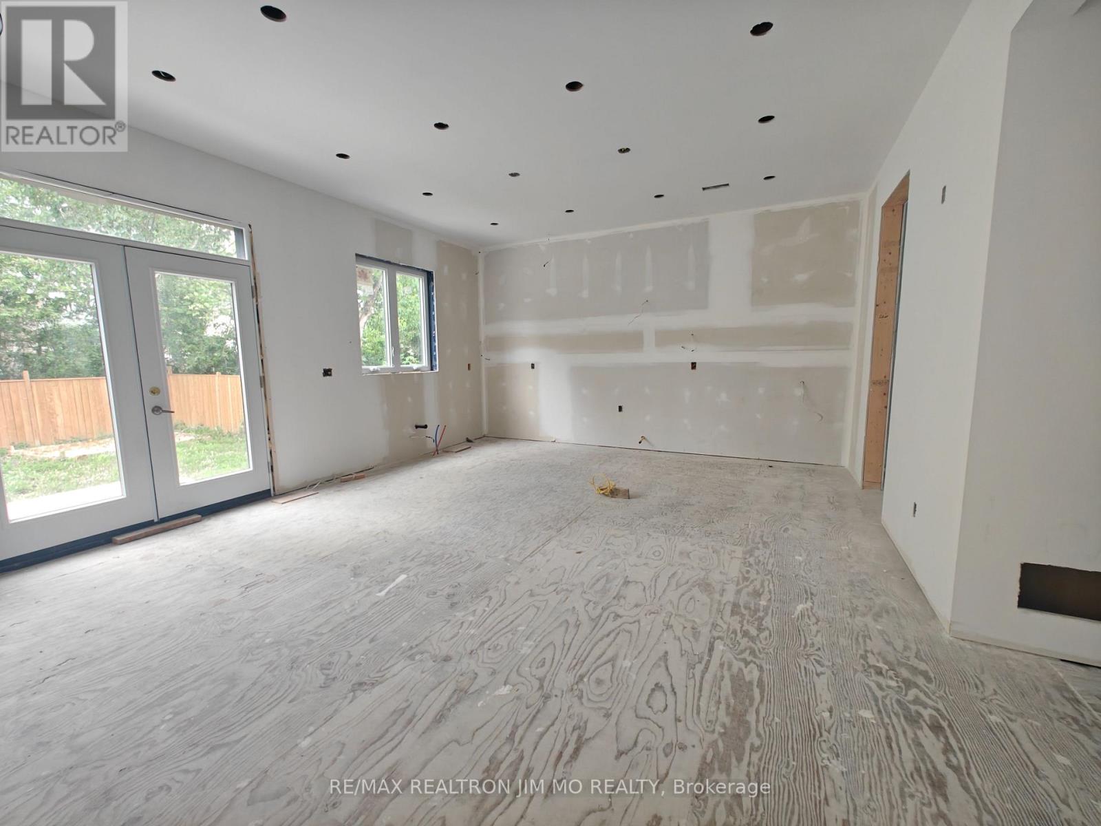 6 Cotton Avenue, Toronto, Ontario  M1K 1Z2 - Photo 4 - E12695094