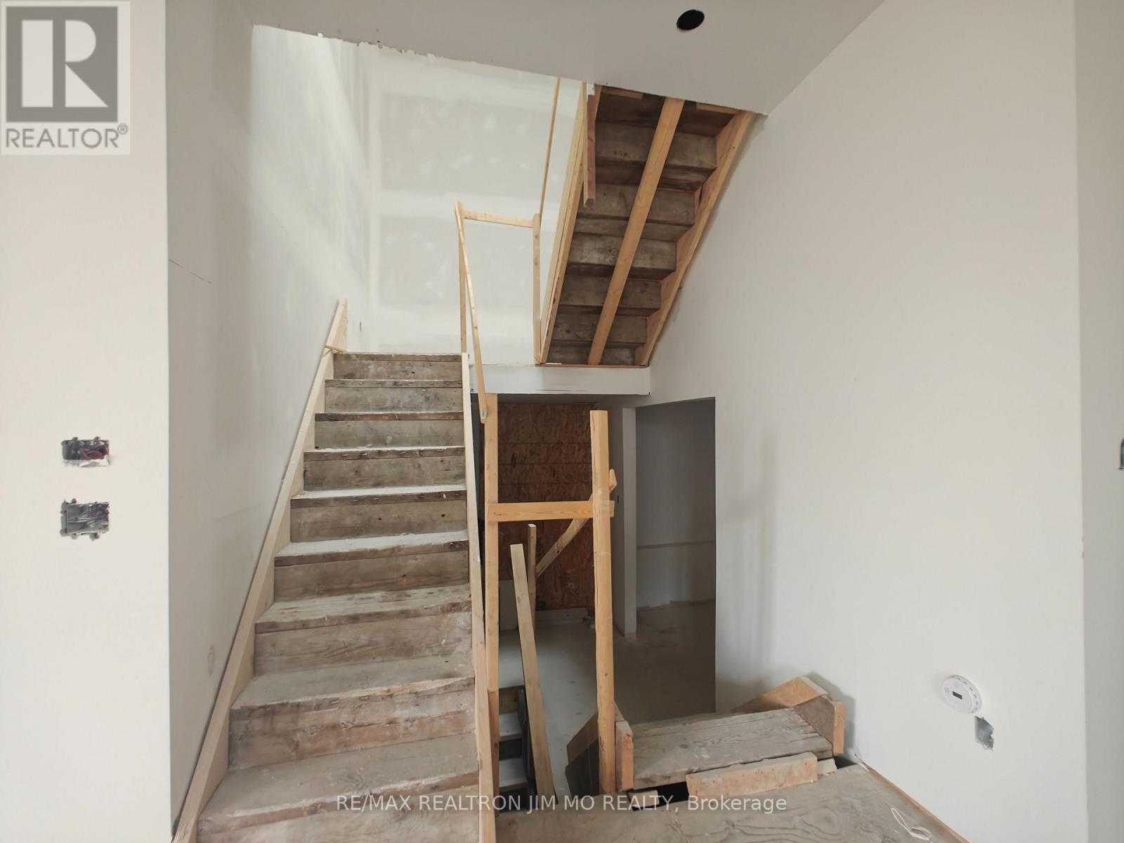 6 Cotton Avenue, Toronto, Ontario  M1K 1Z2 - Photo 5 - E12695094