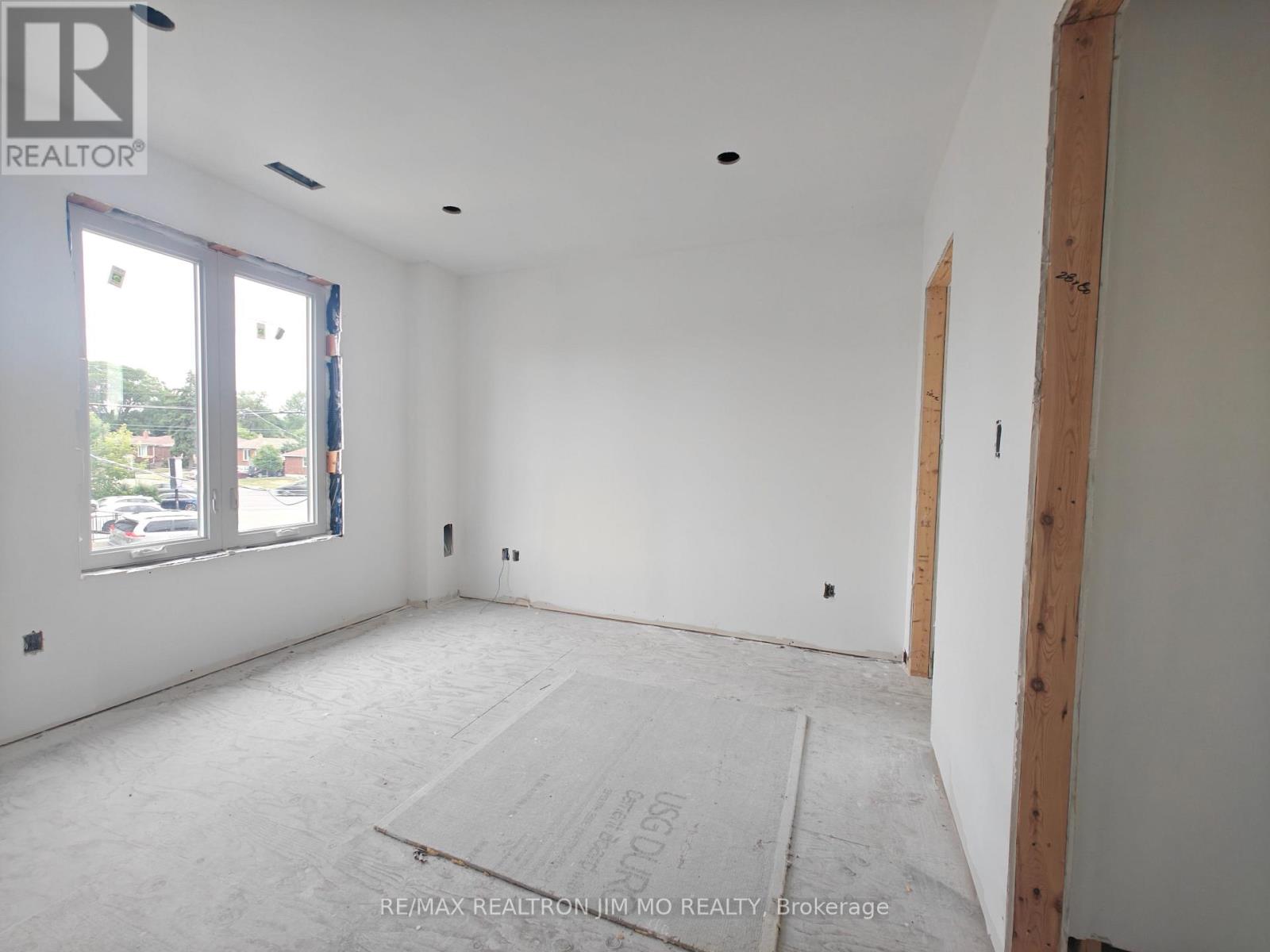 6 Cotton Avenue, Toronto, Ontario  M1K 1Z2 - Photo 9 - E12695094