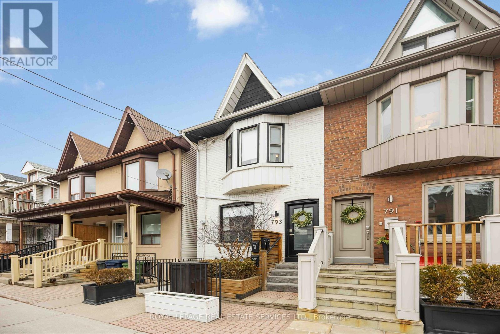 1 - 793 Pape Avenue, Toronto, Ontario  M4K 3T2 - Photo 2 - E12695278