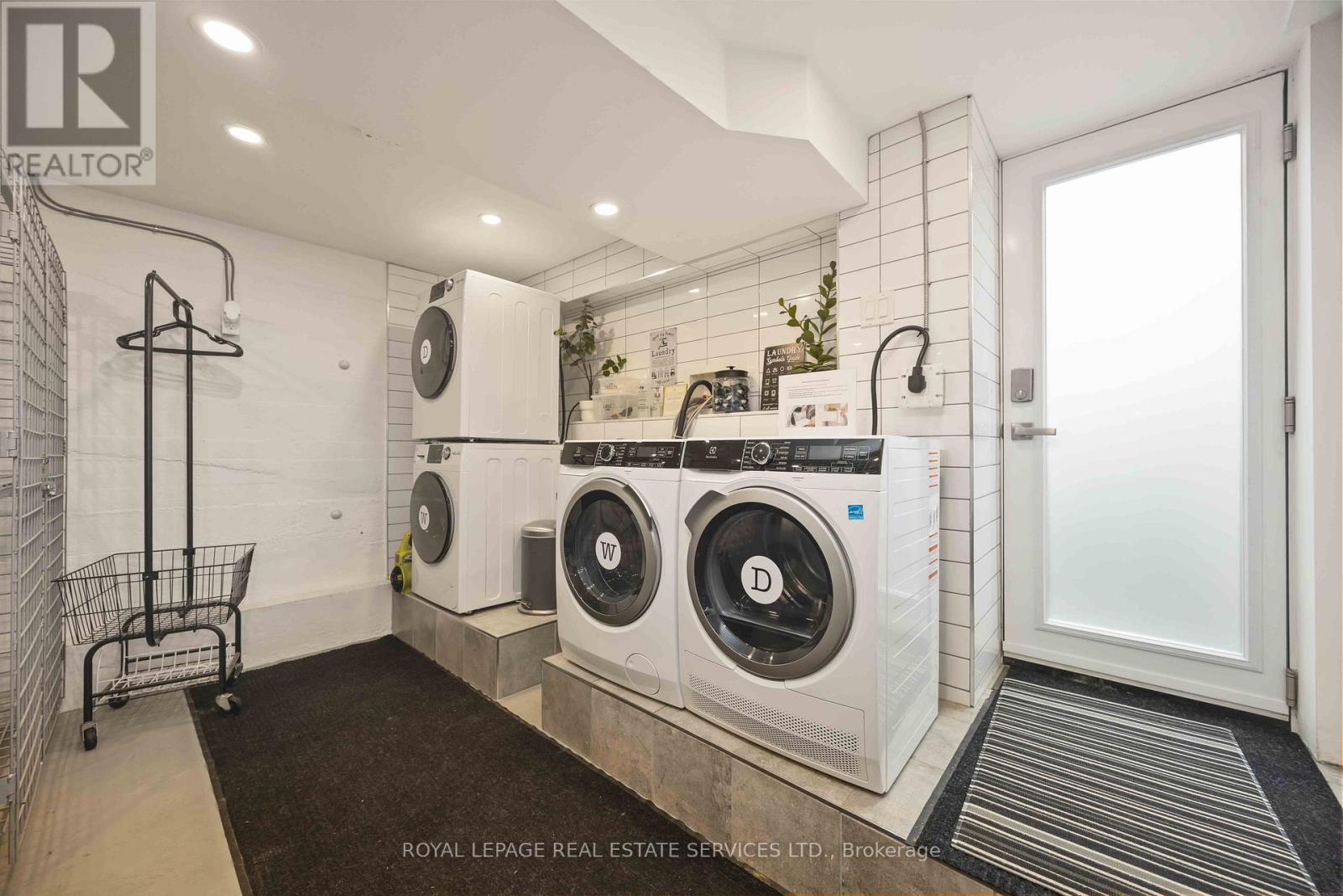 1 - 793 Pape Avenue, Toronto, Ontario  M4K 3T2 - Photo 23 - E12695278