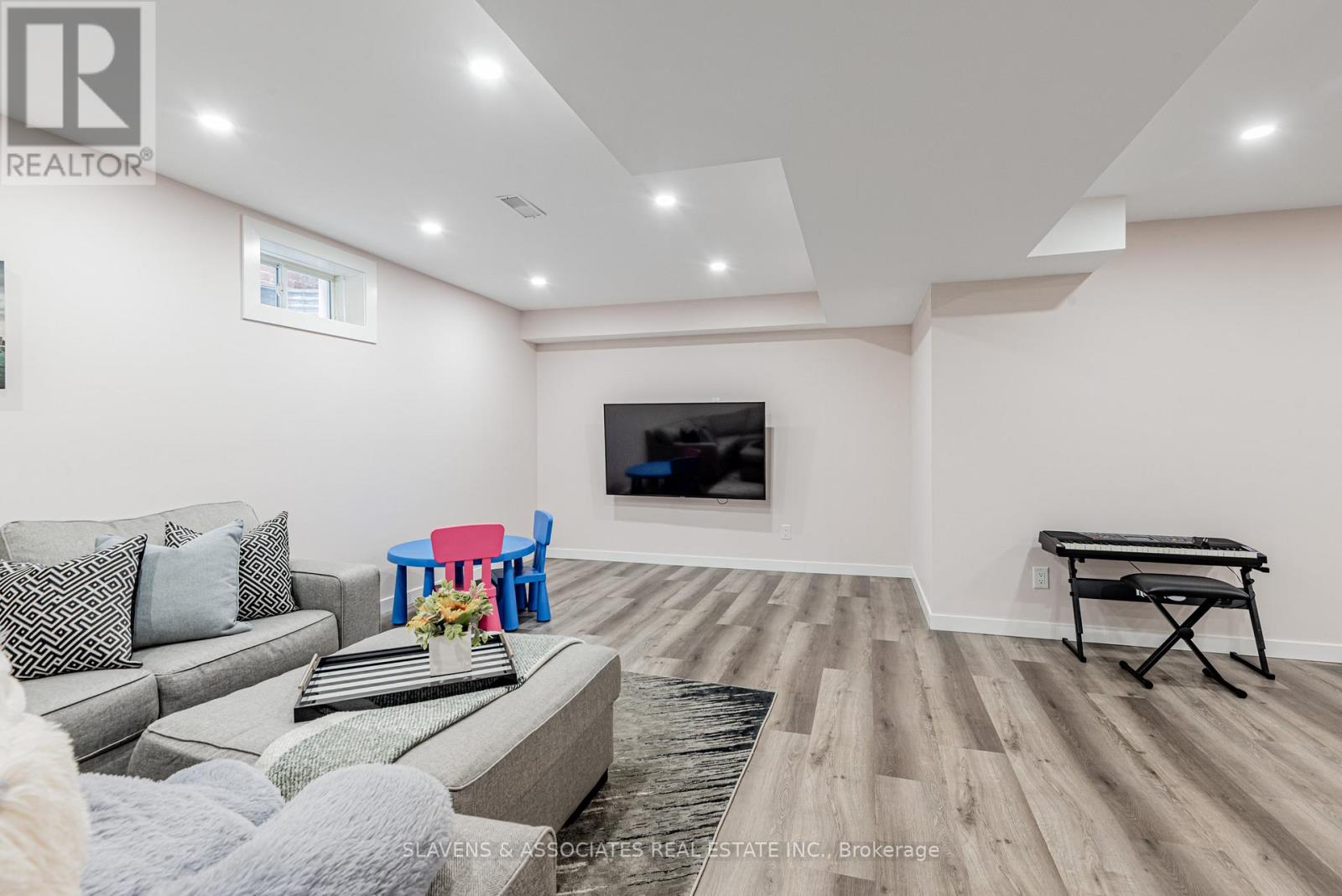 26 Marks Road, Springwater, Ontario  L9X 0S5 - Photo 33 - S12694752