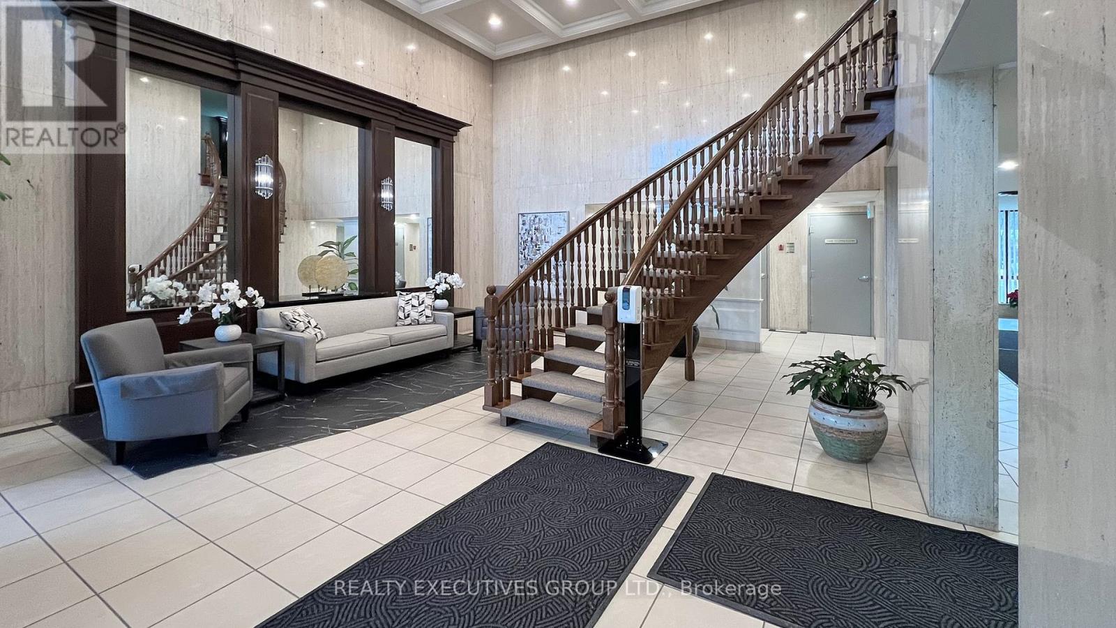 902 - 8111 Yonge Street, Markham, Ontario  L3T 4V9 - Photo 2 - N12694946