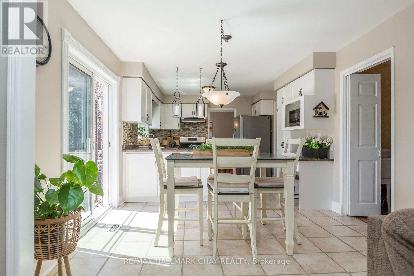 11 Heritage Road, Innisfil (Cookstown), Ontario  L0L 1L0 - Photo 10 - N12695068