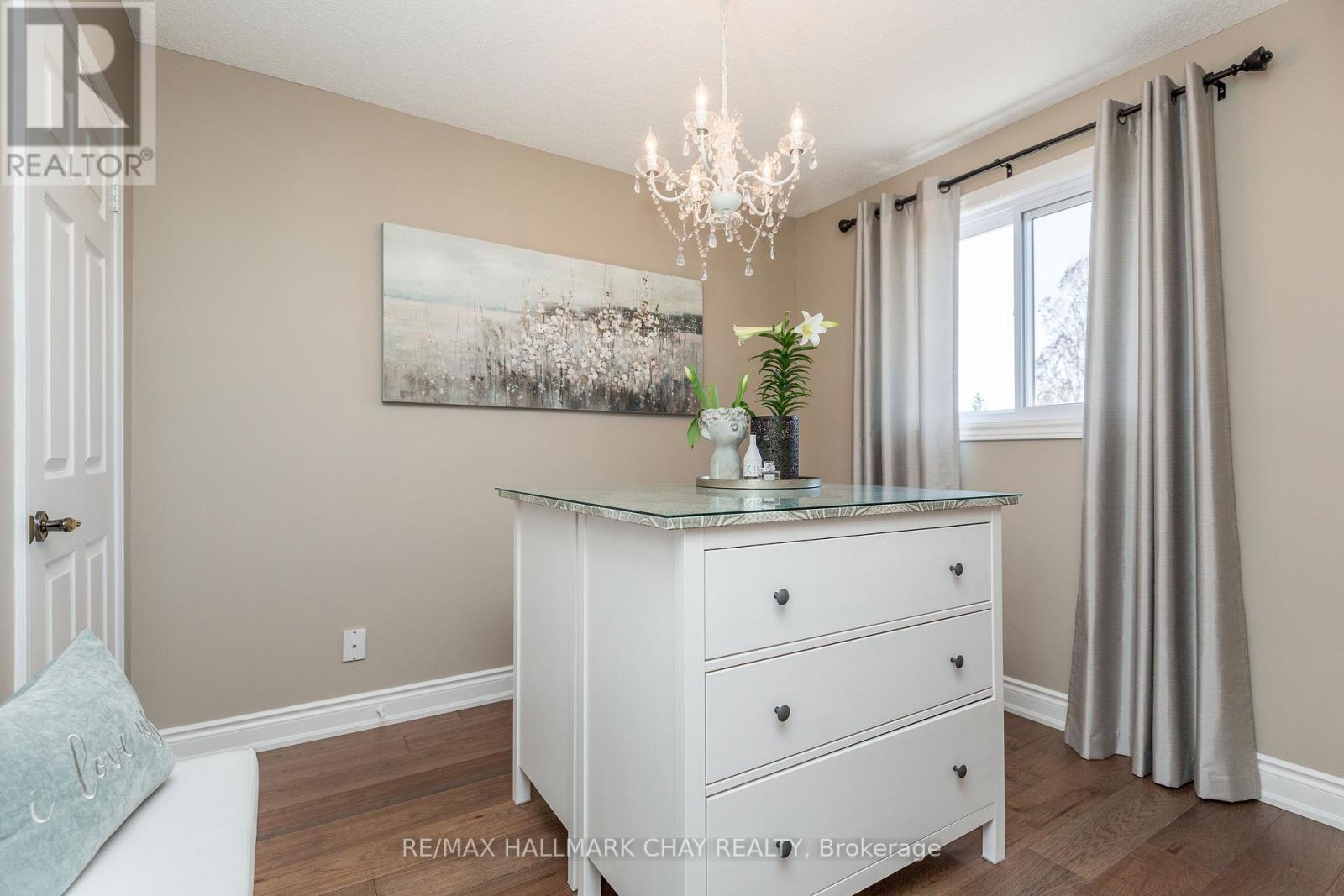 11 Heritage Road, Innisfil (Cookstown), Ontario  L0L 1L0 - Photo 17 - N12695068