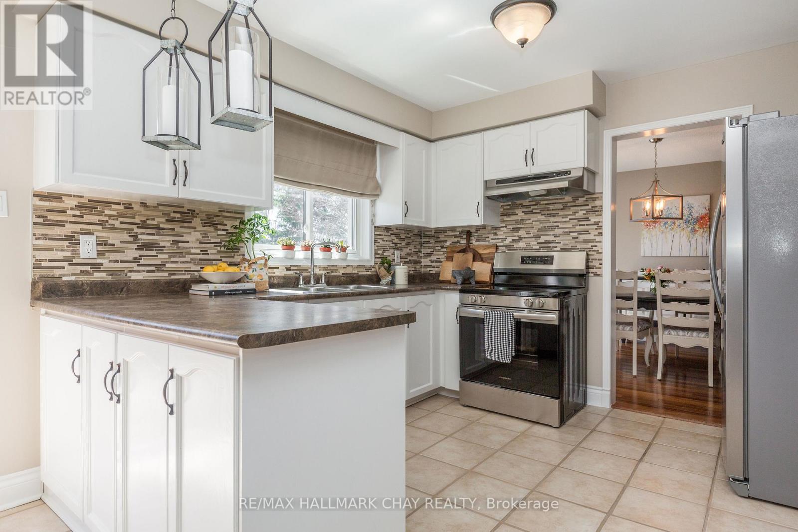 11 Heritage Road, Innisfil (Cookstown), Ontario  L0L 1L0 - Photo 8 - N12695068