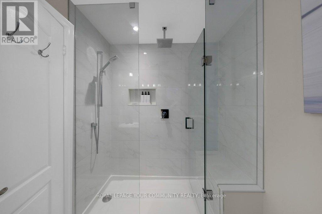 373 Gilpin Drive, Newmarket, Ontario  L3X 3H2 - Photo 16 - N12695156