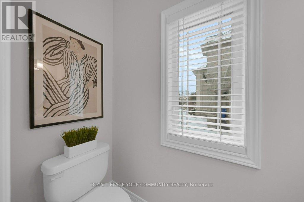 373 Gilpin Drive, Newmarket, Ontario  L3X 3H2 - Photo 4 - N12695156