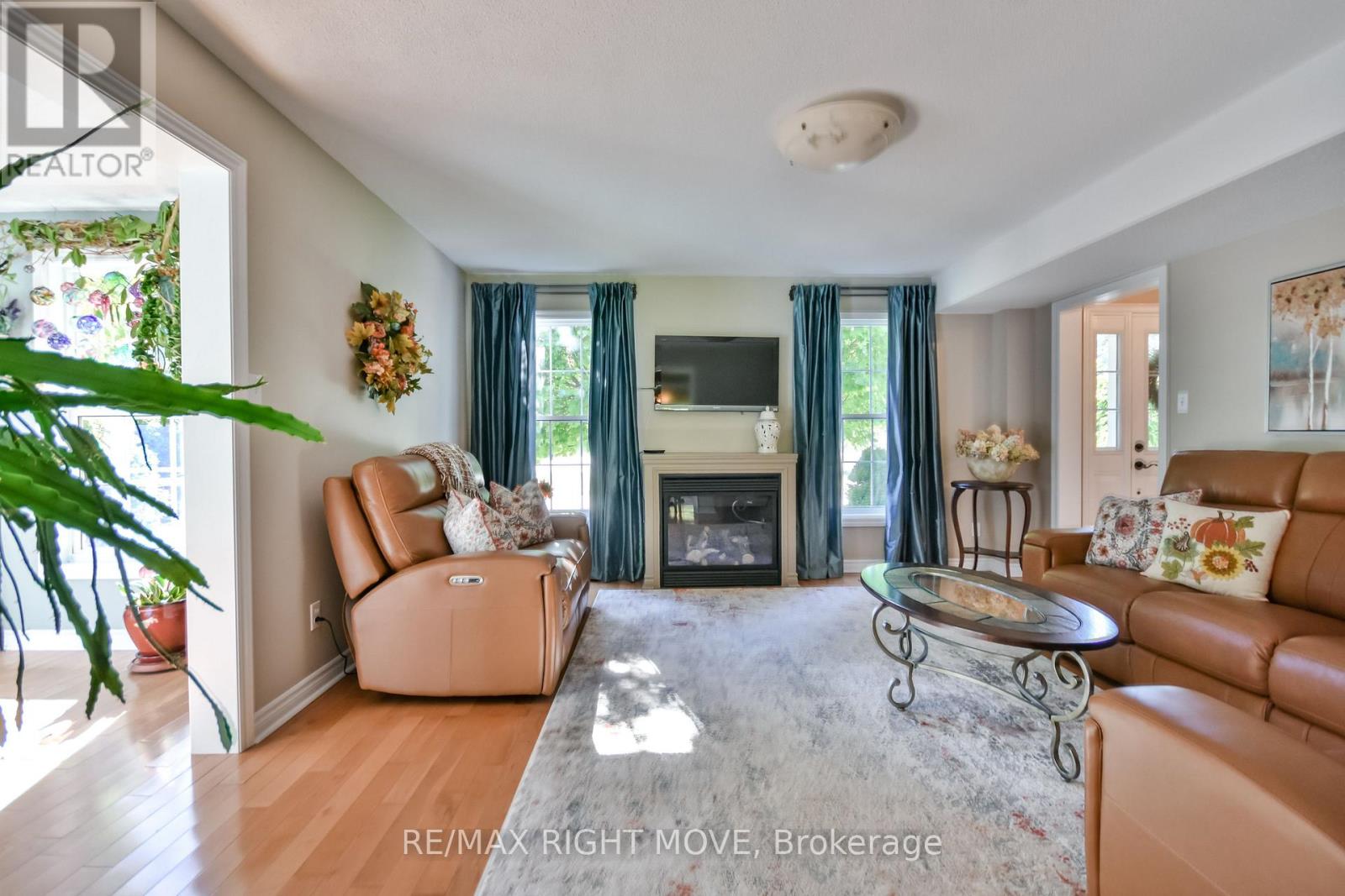 4043 Digby Drive, Severn, Ontario  L3V 0X4 - Photo 11 - S12694956