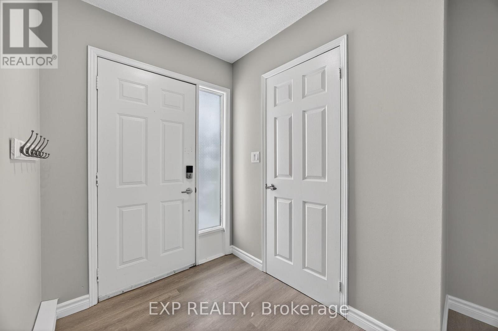 9 - 15 Watts Crescent, Collingwood, Ontario  L9Y 4S6 - Photo 2 - S12695132