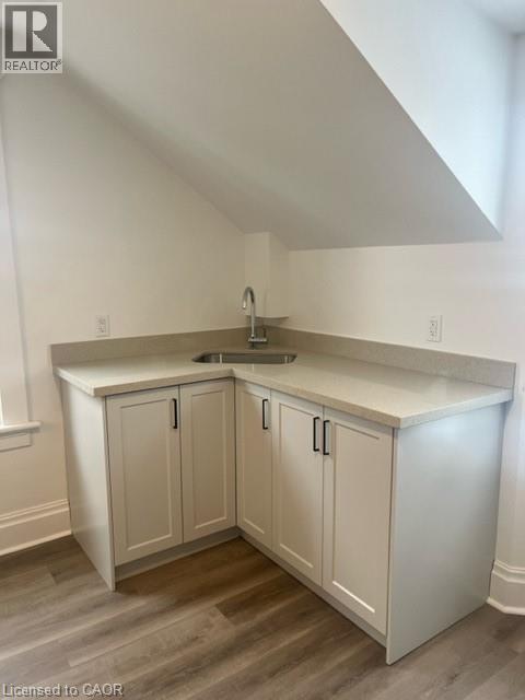 42 Fairview Avenue Unit# A, Kitchener, Ontario  N2H 3E8 - Photo 4 - 40797957