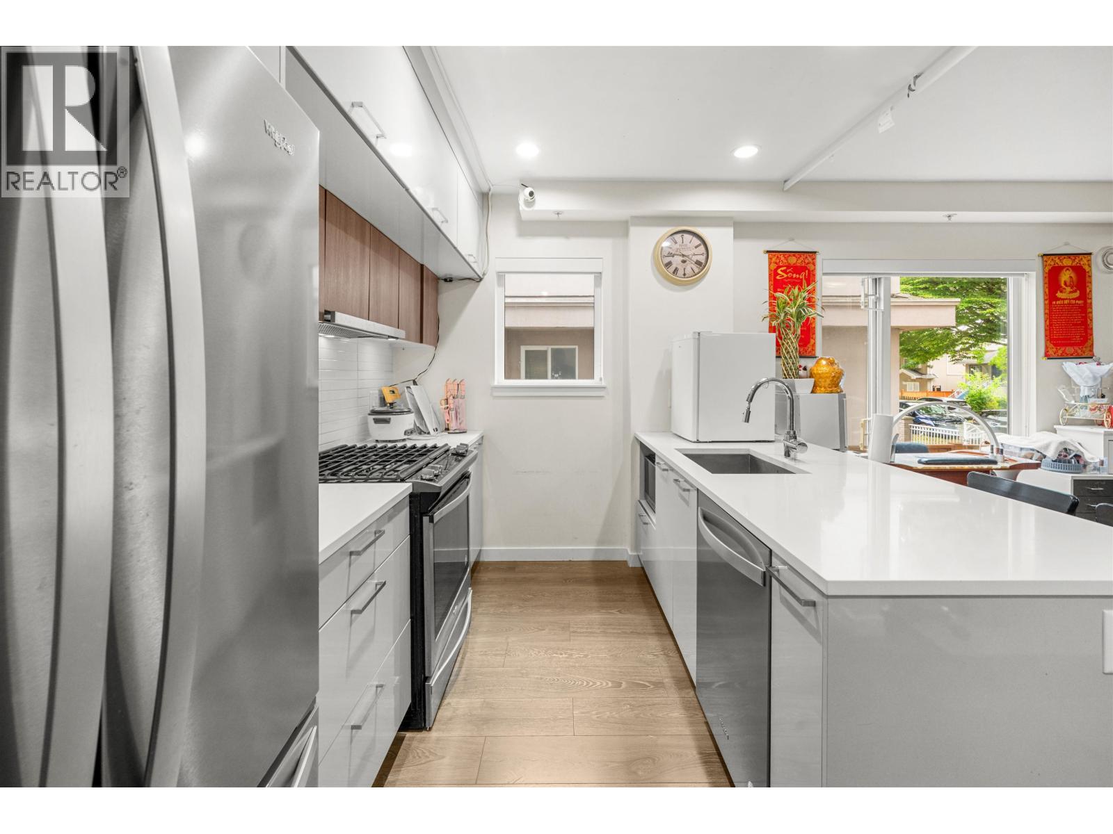 2745 Ward Street, Vancouver, British Columbia  V5R 4S7 - Photo 4 - R3079032