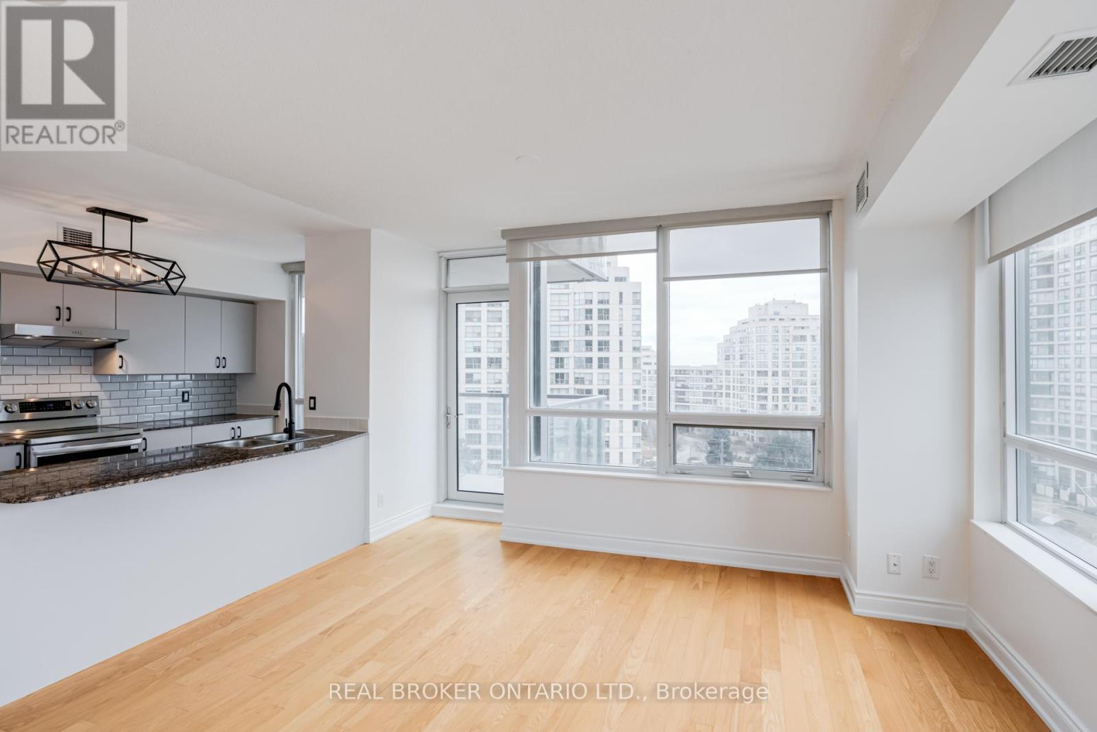 702 - 2240 Lakeshore Boulevard W, Toronto, Ontario  M8V 1B0 - Photo 11 - W12694964