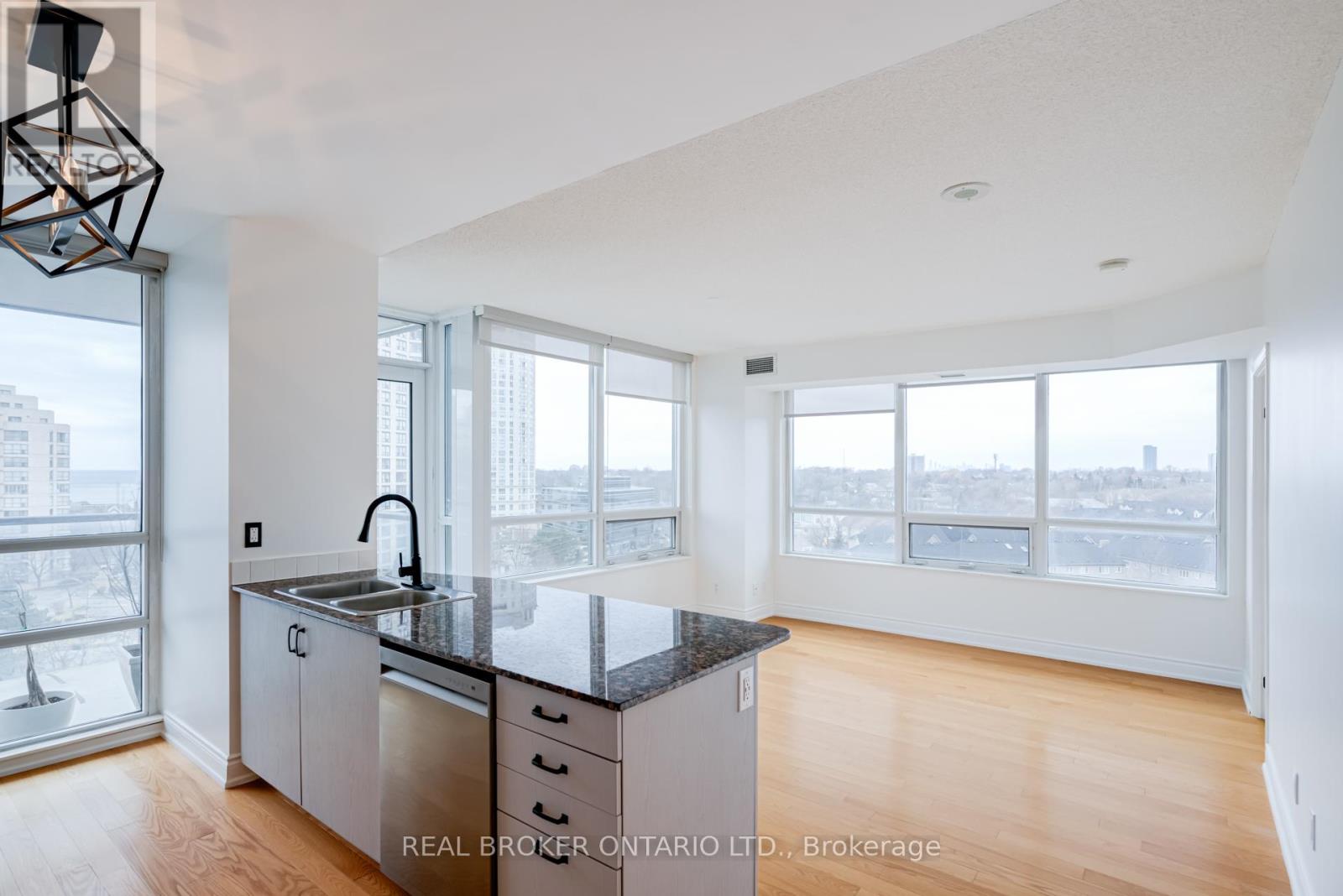 702 - 2240 Lakeshore Boulevard W, Toronto, Ontario  M8V 1B0 - Photo 4 - W12694964