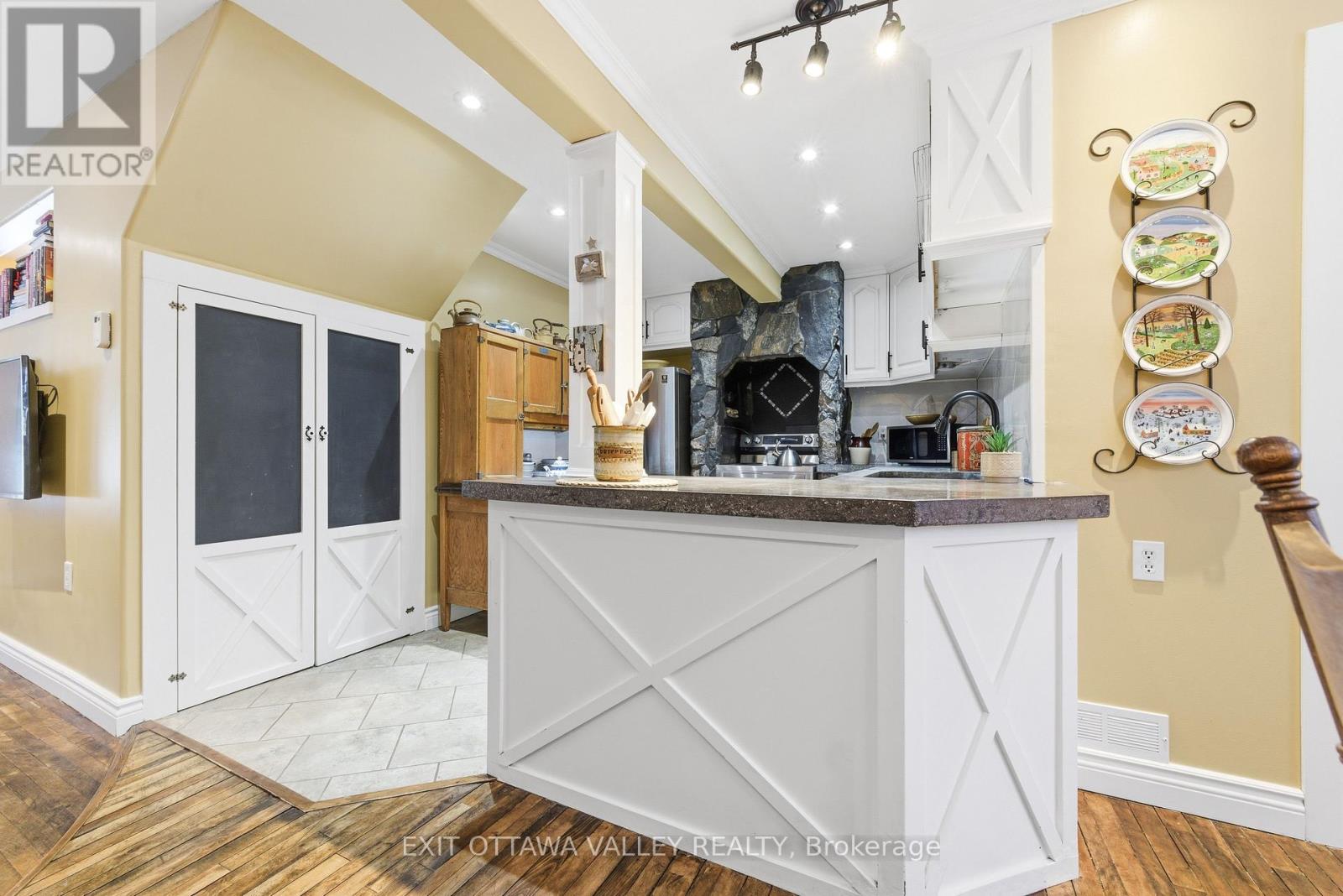 15 Spruce Crescent, Deep River, Ontario  K0J 1P0 - Photo 10 - X12695400