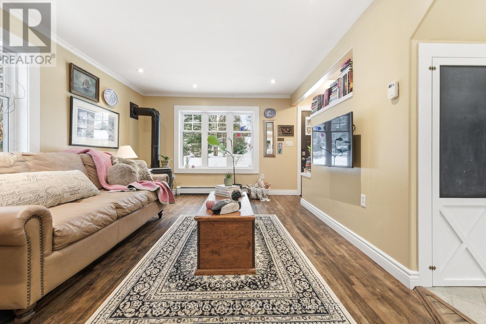 15 Spruce Crescent, Deep River, Ontario  K0J 1P0 - Photo 13 - X12695400